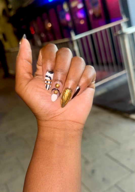 Goddess (XS-M) - press on nails - set of 10